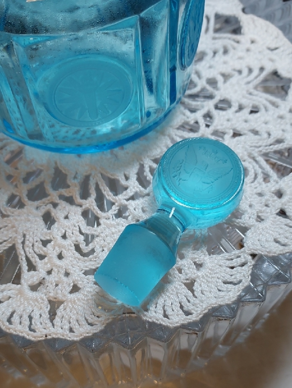 Vintage Fostoria Blue Glass Cruet With Stopper 1960s - Picture 5 of 10